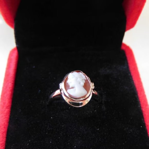 Fancy coral cameo ring 14K yellow gold SZ 7 1950 - Picture 2 of 4